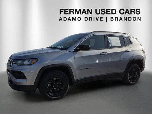 Used 2024 Jeep Compass Latitude AWD/4WD image 1