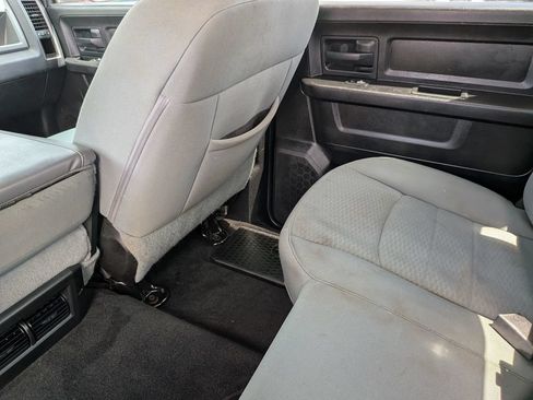 Used 2013 RAM 1500 Express RWD image 31