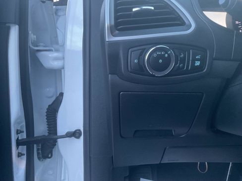 Used 2024 Ford Edge SEL w/ Convenience Package image 12