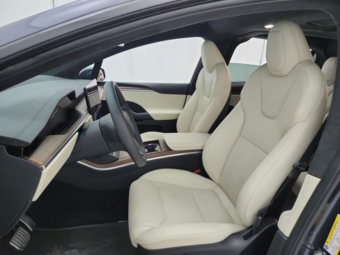 Used 2023 Tesla Model X AWD/4WD image 16
