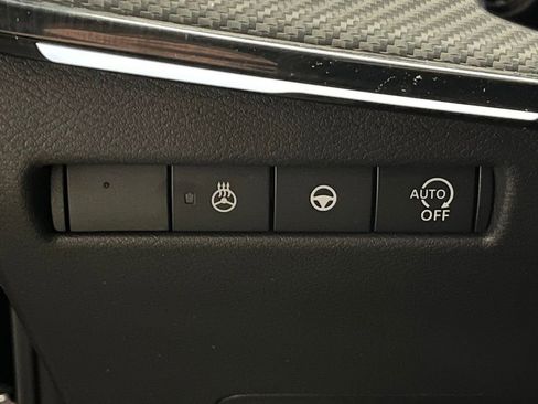 Used 2025 Nissan Kicks SR w/ SR Premium Package image 15