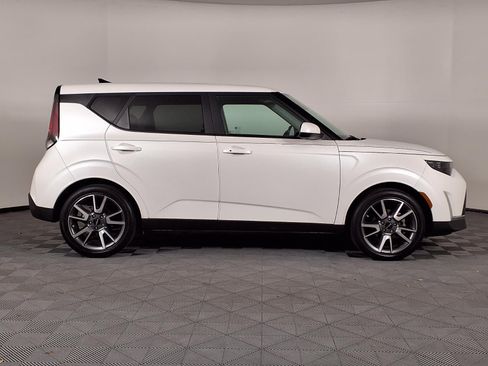Used 2024 Kia Soul EX w/ Option Group 015 FWD image 32