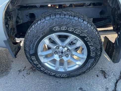 Used 2025 Chevrolet Silverado 1500 RST w/ Z71 Off-Road Package AWD/4WD image 4
