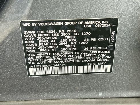 Certified 2024 Volkswagen Atlas Cross Sport SE w/ Panoramic Sunroof Package FWD image 29