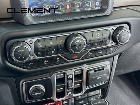 Used 2020 Jeep Gladiator Rubicon w/ Uconnect 4C Nav & Sound Group image 22