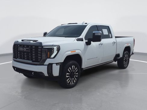Used 2024 GMC Sierra 2500 Denali Ultimate w/ Max Trailering Package AWD/4WD image 7