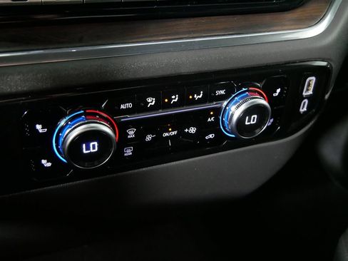 Used 2023 GMC Sierra 1500 SLT AWD/4WD image 25