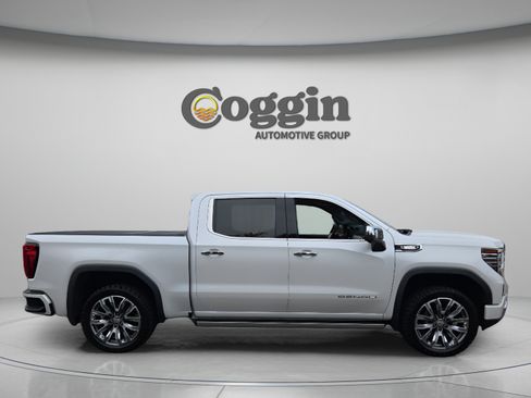 Used 2023 GMC Sierra 1500 Denali w/ Denali Reserve Package AWD/4WD image 6