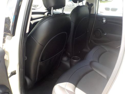 Used 2016 MINI Cooper 4-Door Hardtop FWD image 17