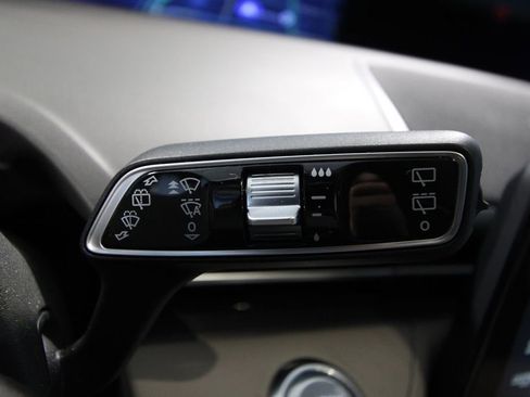 Used 2025 Lincoln Nautilus Premier image 16