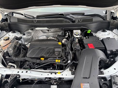 Used 2025 Chevrolet Trax LT image 31