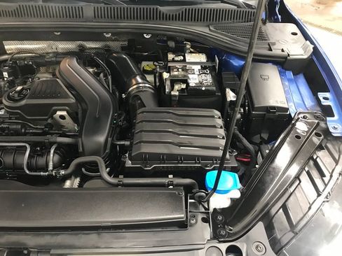 Used 2024 Volkswagen Jetta SE image 39