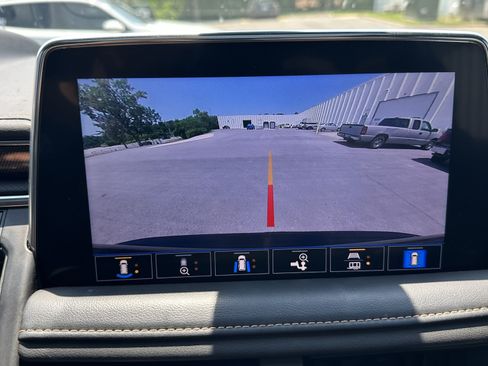 Used 2021 GMC Yukon AT4 w/ AT4 Premium Package AWD/4WD image 26