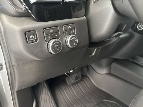New 2026 GMC Sierra 1500 SLE w/ Preferred Package AWD/4WD image 18