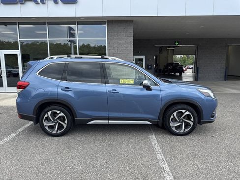 Used 2023 Subaru Forester Touring AWD/4WD image 3