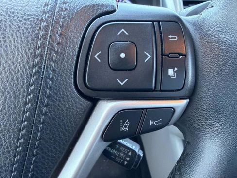 Used 2019 Toyota Highlander Limited AWD/4WD image 27
