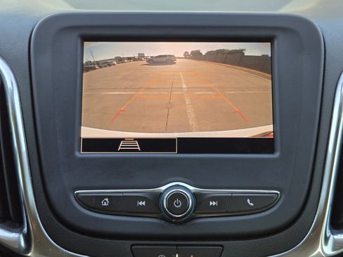 Used 2022 Chevrolet Equinox LT FWD image 14
