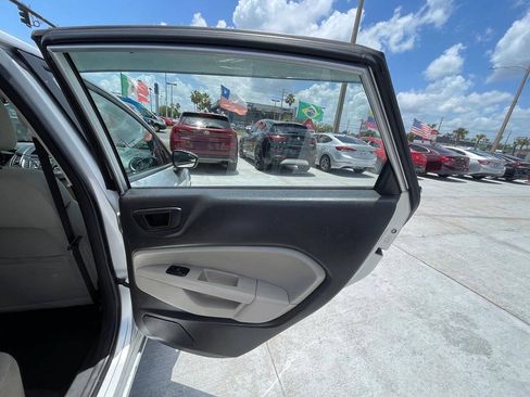 Used 2019 Ford Fiesta SE FWD image 11