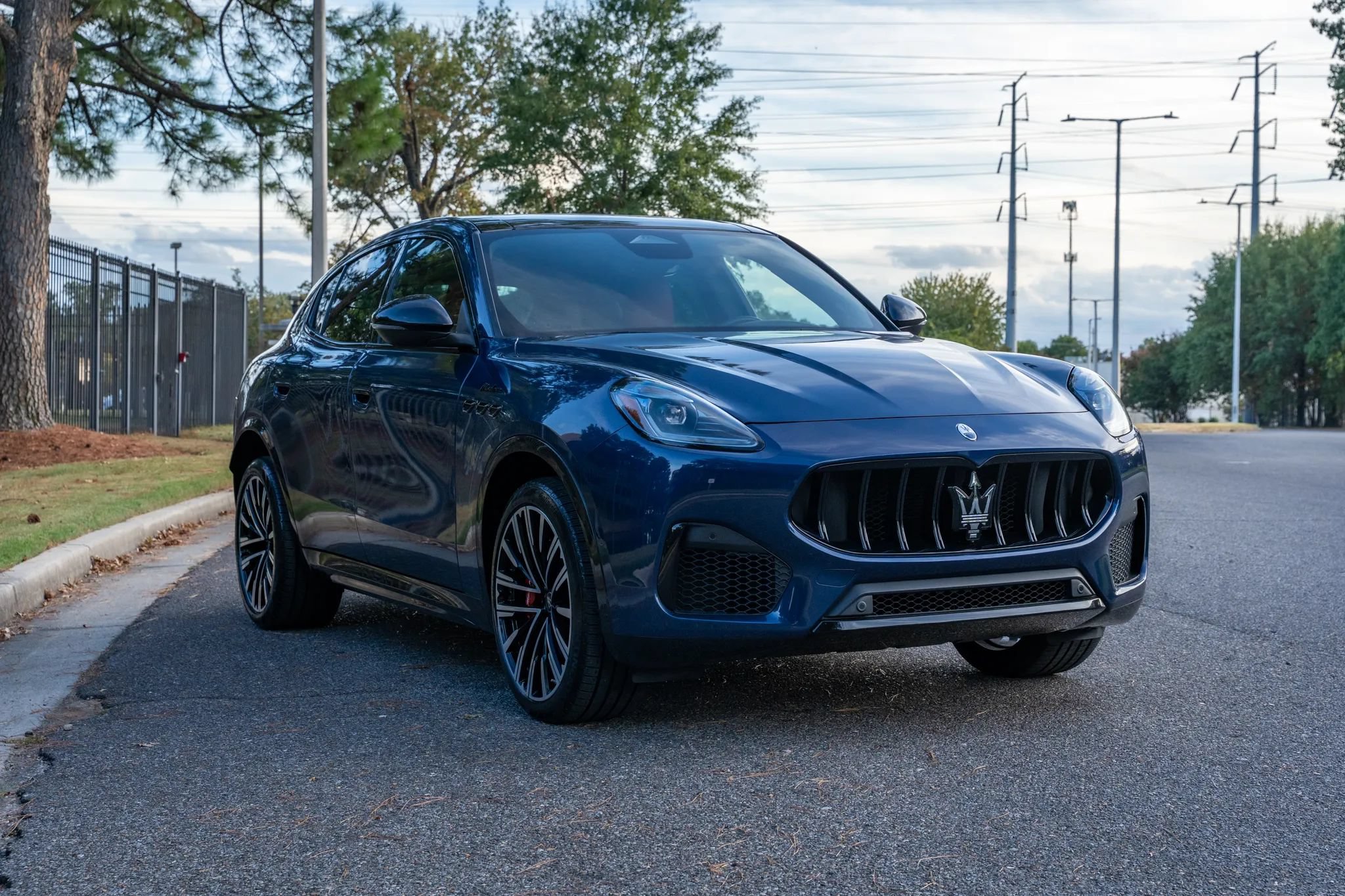 Used 2025 Maserati Grecale Modena AWD/4WD image 3