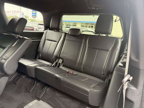 Used 2021 Ford Expedition XLT AWD/4WD image 14
