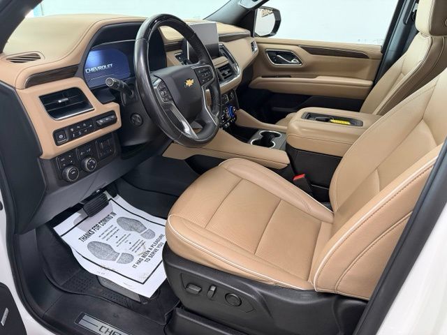 Used 2024 Chevrolet Suburban Premier w/ Advanced Technology Package AWD/4WD image 12