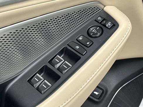 Certified 2023 Acura MDX FWD w/ Technology Package image 18