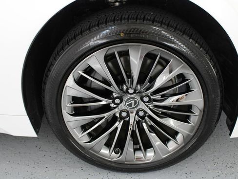 Used 2018 Lexus LS 500 w/ Luxury Package RWD image 91
