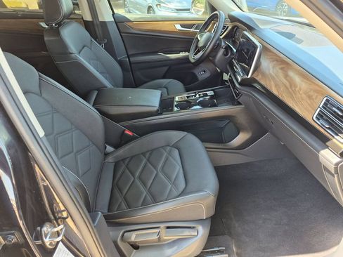 Used 2025 Volkswagen Atlas SE FWD image 27