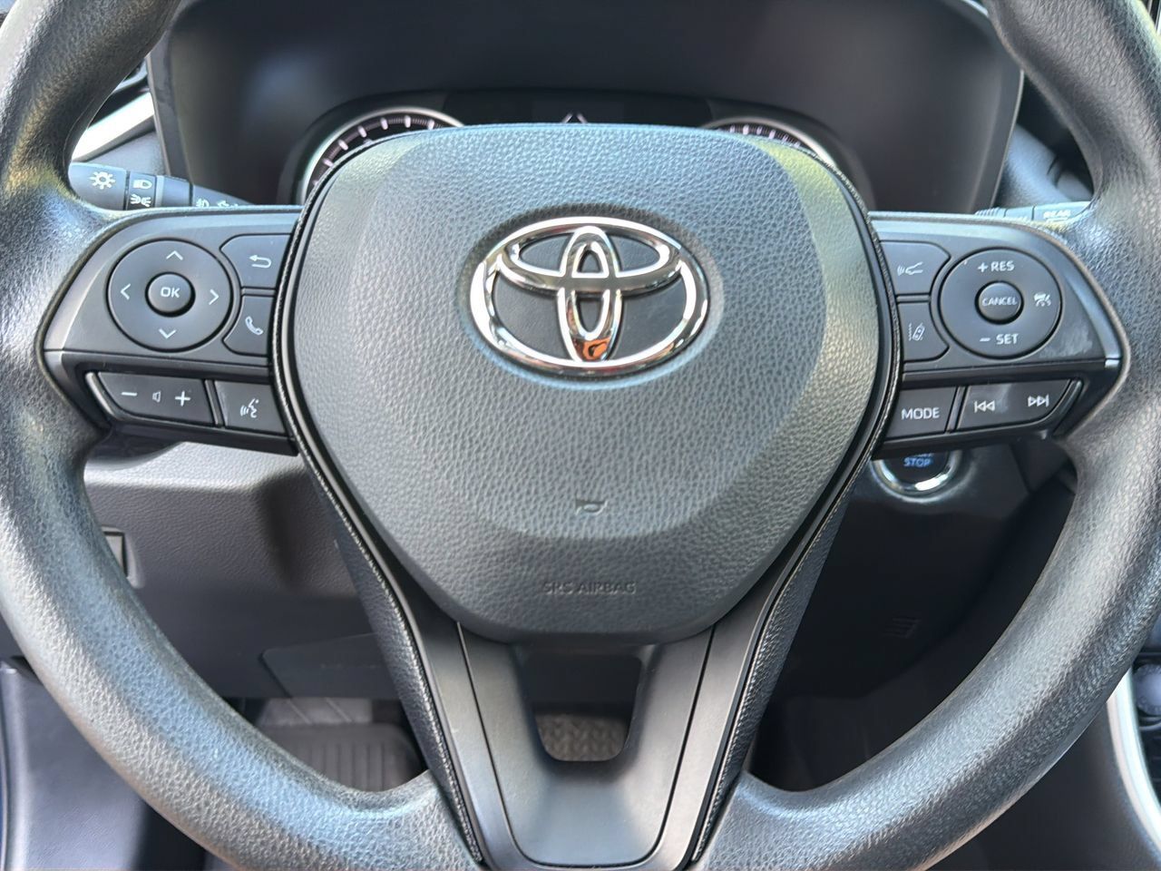Used 2021 Toyota RAV4 XLE FWD image 21