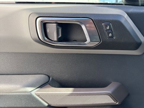Used 2023 Ford Bronco Black Diamond image 9