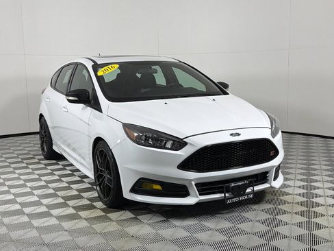 Used 2016 Ford Focus ST FWD image 3