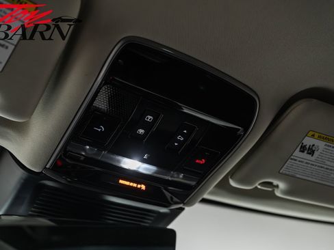 Used 2024 Land Rover Range Rover SE image 36