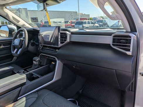 Used 2023 Toyota Tundra Limited image 31