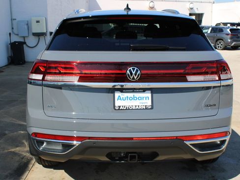 New 2026 Volkswagen Atlas Cross Sport SEL AWD/4WD image 5