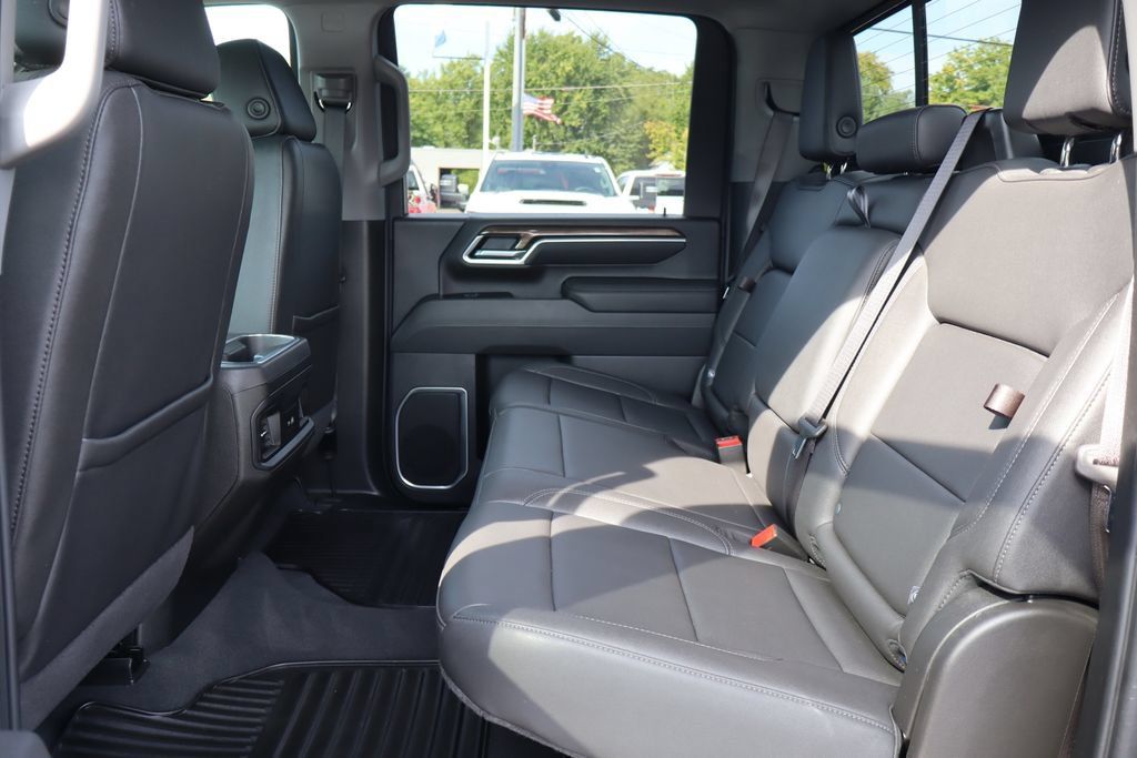 Used 2025 Chevrolet Silverado 3500 LT w/ Trail Boss Package AWD/4WD image 23