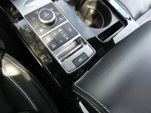 Used 2020 Land Rover Discovery HSE Luxury image 75