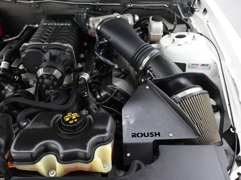 Used 2012 Ford Mustang GT Premium w/ HID Headlamps & Security Pkg RWD image 16