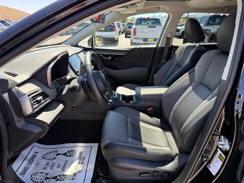 Used 2025 Subaru Outback Onyx Edition AWD/4WD image 13