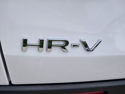 Certified 2025 Honda HR-V Sport image 11