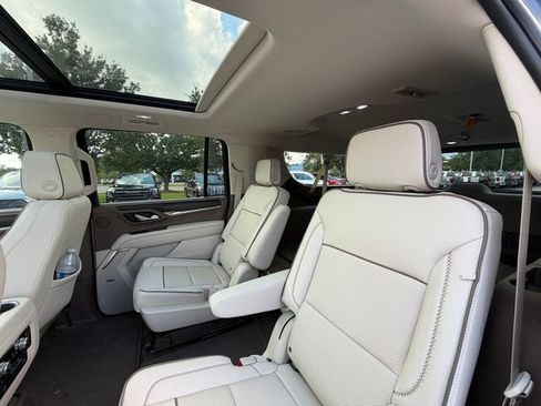 Used 2022 GMC Yukon XL Denali w/ Max Trailering Package AWD/4WD image 10