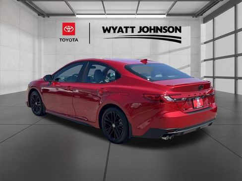 Used 2025 Toyota Camry SE FWD image 3