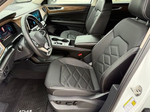 New 2026 Volkswagen Atlas SE image 12