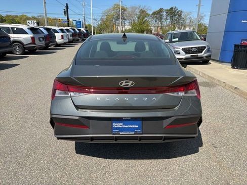 Used 2026 Hyundai Elantra SE w/ Cargo Package FWD image 6