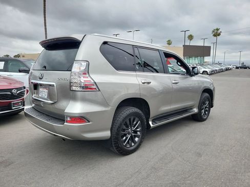 Used 2022 Lexus GX 460 Premium w/ Premium Package AWD/4WD image 4