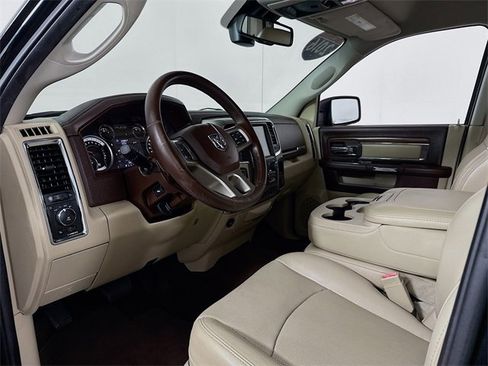 Used 2016 RAM 1500 Laramie w/ Convenience Group image 7