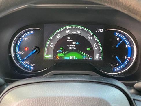 Used 2023 Toyota RAV4 LE AWD/4WD image 13
