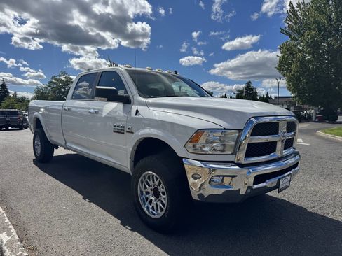 Used 2017 RAM 2500 SLT w/ Snow Chief Group AWD/4WD image 4