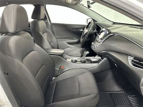 Used 2020 Chevrolet Malibu LT image 29