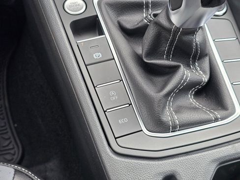 New 2026 Volkswagen Jetta SE FWD image 30