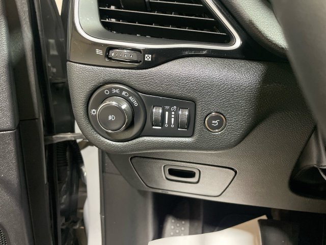Used 2023 Jeep Cherokee Altitude Lux AWD/4WD image 22